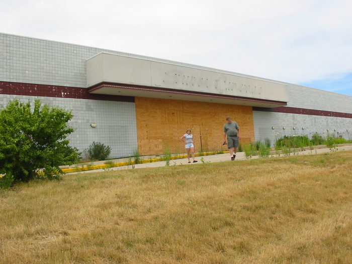 Super Cinemas - May 2002 (newer photo)